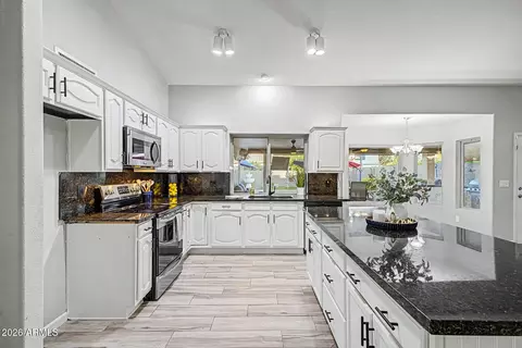 Kitchen - 1149 W Iris Dr, Gilbert, AZ 85233 photo 4 of 4