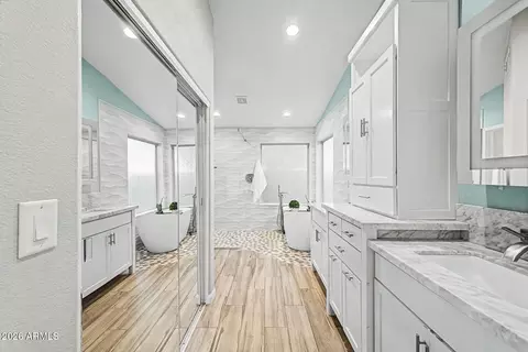 Bath - 1149 W Iris Dr, Gilbert, AZ 85233 photo 1 of 5
