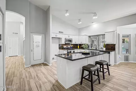 Kitchen - 1149 W Iris Dr, Gilbert, AZ 85233 photo 3 of 4