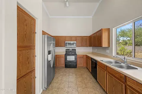 Kitchen - 5240 E Ingram St, Mesa, AZ 85205 photo 1 of 2
