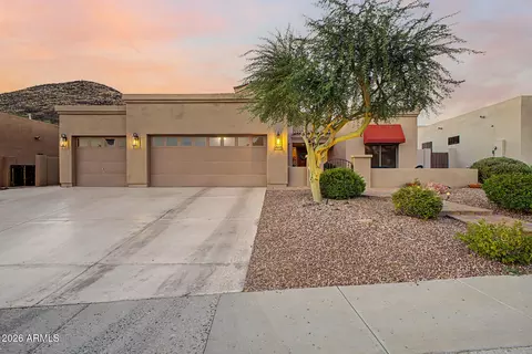 6022 W Robin Ln, Glendale, AZ 85310