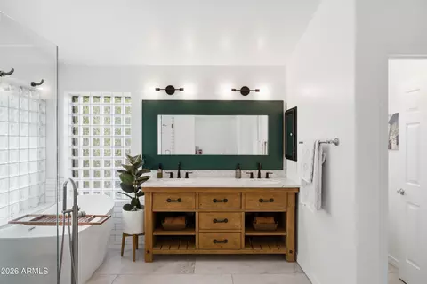 Bath - 15609 S 7th St, Phoenix, AZ 85048 photo 2 of 6