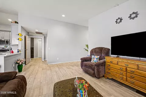 Living - 1939 Encinas Ln, Phoenix, AZ 85040 photo 2 of 2