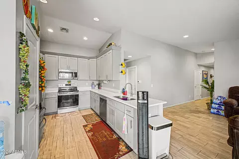Kitchen - 1939 Encinas Ln, Phoenix, AZ 85040 photo 1 of 6
