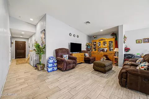 Entry Way - 1939 Encinas Ln, Phoenix, AZ 85040 photo 1 of 3