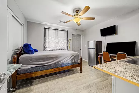 Bedroom - 1939 Encinas Ln, Phoenix, AZ 85040 photo 1 of 7