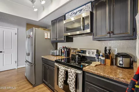 Kitchen - 7259 Edgewood Ave, Mesa, AZ 85208 photo 3 of 3