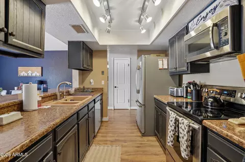 Kitchen - 7259 Edgewood Ave, Mesa, AZ 85208 photo 1 of 3
