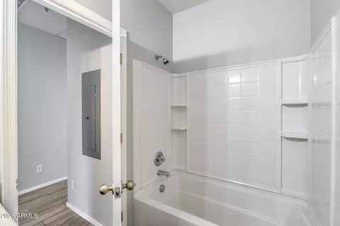 Bath - 2941 E Darrow St, Phoenix, AZ 85042 photo 2 of 2