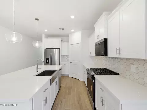 17842 W Washington St, Goodyear, AZ 85338
