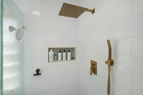 Bath - 5515 E Garnet Cir, Mesa, AZ 85206 photo 5 of 7