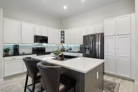 Kitchen - 5515 E Garnet Cir, Mesa, AZ 85206 photo 2 of 4
