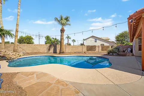 Exterior - 1566 E Cheyenne St, Gilbert, AZ 85296 photo 5 of 7