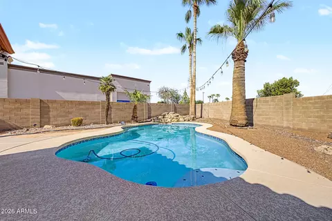 Exterior - 1566 E Cheyenne St, Gilbert, AZ 85296 photo 4 of 7