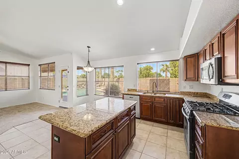 Kitchen - 1566 E Cheyenne St, Gilbert, AZ 85296 photo 1 of 2