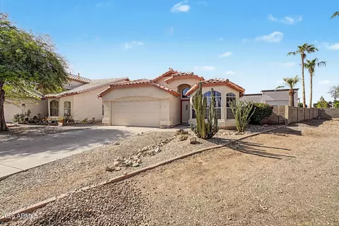 Exterior - 1566 E Cheyenne St, Gilbert, AZ 85296 photo 3 of 7