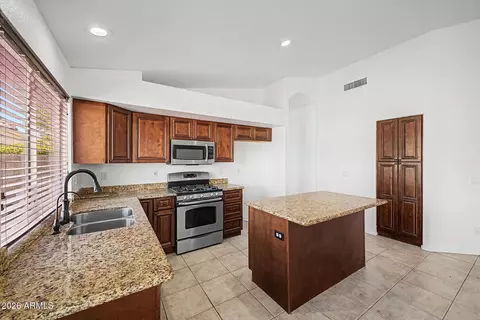 Kitchen - 1566 E Cheyenne St, Gilbert, AZ 85296 photo 2 of 2