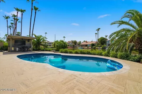 Exterior - 1819 E Monarch Bay Dr, Gilbert, AZ 85234 photo 7 of 10