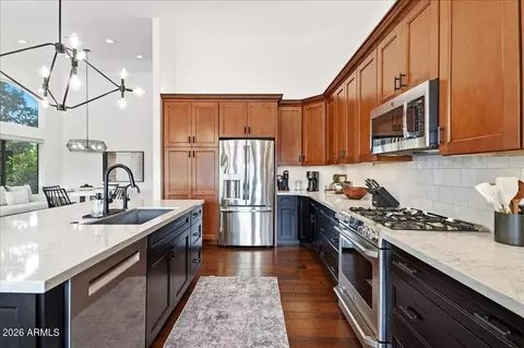 Kitchen - 1819 E Monarch Bay Dr, Gilbert, AZ 85234 photo 4 of 5