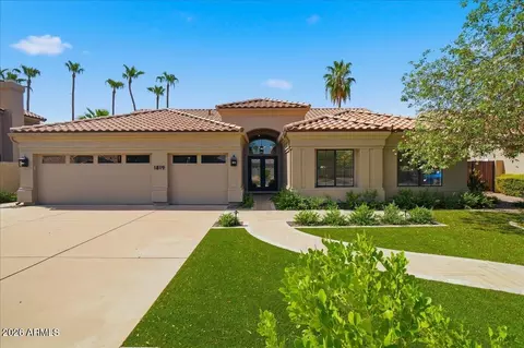 Exterior - 1819 E Monarch Bay Dr, Gilbert, AZ 85234 photo 1 of 10