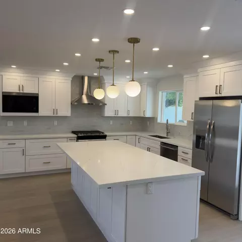 Kitchen - 2833 E Sierra St, Phoenix, AZ 85028 photo 3 of 4