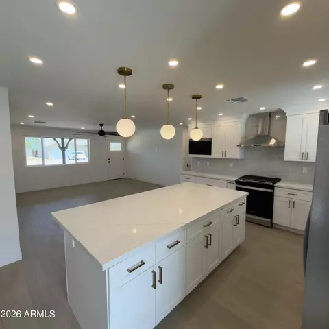 Kitchen - 2833 E Sierra St, Phoenix, AZ 85028 photo 2 of 4