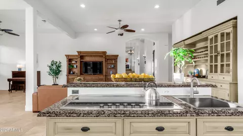 Kitchen - 1744 E Desert Willow Dr, Phoenix, AZ 85048 photo 6 of 7