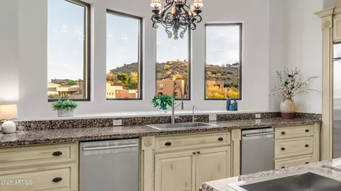 Kitchen - 1744 E Desert Willow Dr, Phoenix, AZ 85048 photo 5 of 7
