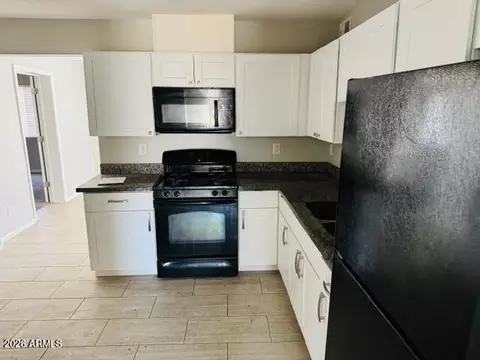 Kitchen - 2915 W Montecito Ave, Phoenix, AZ 85017 photo 1 of 2