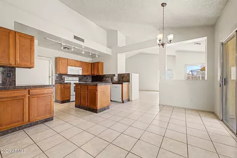 Kitchen - 818 W Oraibi Dr, Phoenix, AZ 85027 photo 2 of 2
