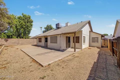 Exterior - 818 W Oraibi Dr, Phoenix, AZ 85027 photo 4 of 5