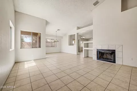 Living - 818 W Oraibi Dr, Phoenix, AZ 85027 photo 2 of 3