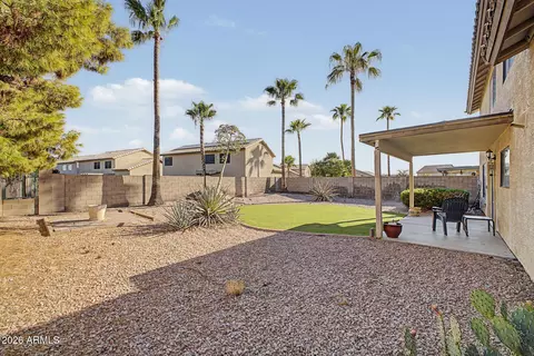 Exterior - 2031 E Parkside Ln, Phoenix, AZ 85024 photo 6 of 7