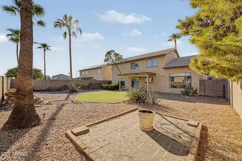 Exterior - 2031 E Parkside Ln, Phoenix, AZ 85024 photo 4 of 7