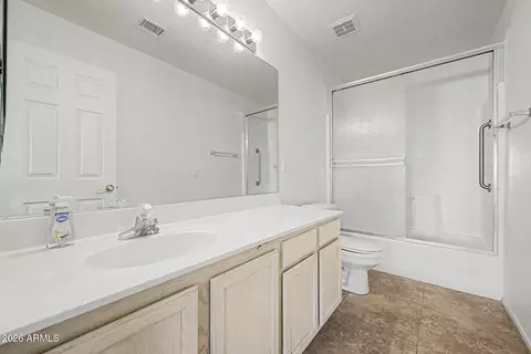 Bath - 2031 E Parkside Ln, Phoenix, AZ 85024 photo 1 of 1