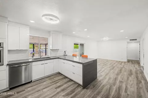 Kitchen - 7803 E Kiowa Ave, Mesa, AZ 85209 photo 4 of 4