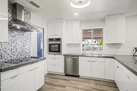 Kitchen - 7803 E Kiowa Ave, Mesa, AZ 85209 photo 3 of 4