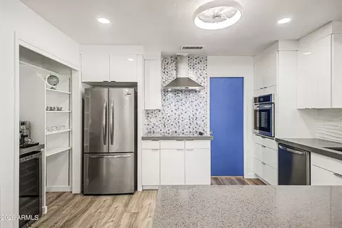 Kitchen - 7803 E Kiowa Ave, Mesa, AZ 85209 photo 2 of 4