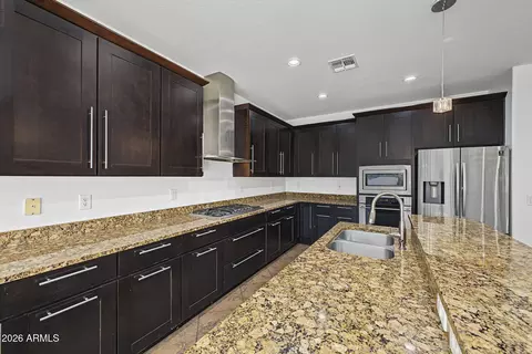 Kitchen - 2769 E Rakestraw Ln, Gilbert, AZ 85298 photo 2 of 3