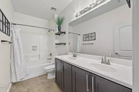 Bath - 2769 E Rakestraw Ln, Gilbert, AZ 85298 photo 1 of 4