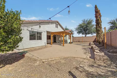 Exterior - 2769 E Rakestraw Ln, Gilbert, AZ 85298 photo 2 of 4