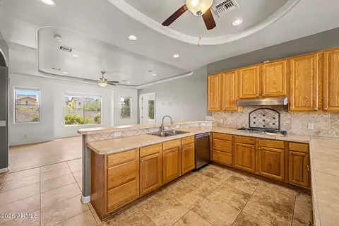 Kitchen - 4550 E Princess Dr, Mesa, AZ 85205 photo 3 of 4