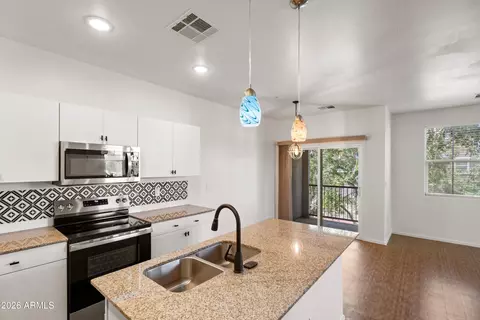 Kitchen - 2304 E Hidalgo Ave, Phoenix, AZ 85040 photo 4 of 6