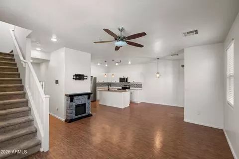 Living - 2304 E Hidalgo Ave, Phoenix, AZ 85040 photo 2 of 4