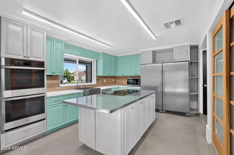 Kitchen - 3059 E Inverness Ave, Mesa, AZ 85204 photo 5 of 6