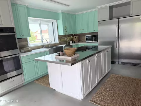 Kitchen - 3059 E Inverness Ave, Mesa, AZ 85204 photo 6 of 6