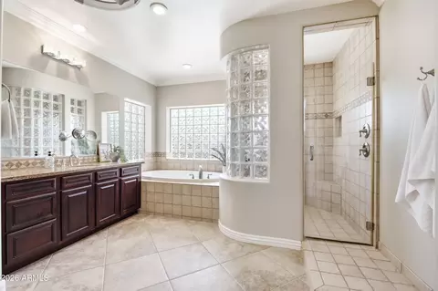 Bath - 4353 E Santa Fe Ct, Gilbert, AZ 85297 photo 4 of 6