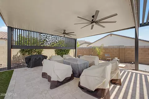 Exterior - 7641 W Odeum Ln, Phoenix, AZ 85043 photo 7 of 13