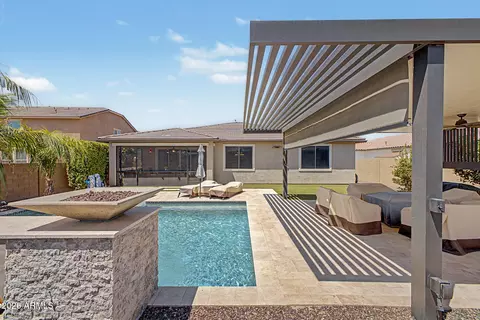 Exterior - 7641 W Odeum Ln, Phoenix, AZ 85043 photo 8 of 13
