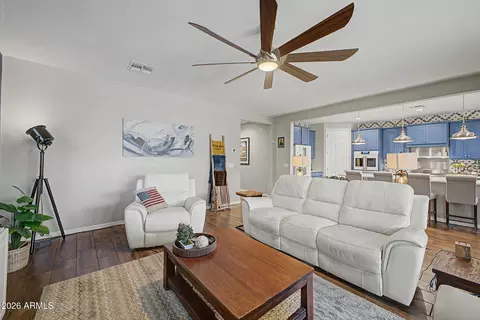 Living - 7641 W Odeum Ln, Phoenix, AZ 85043 photo 2 of 3
